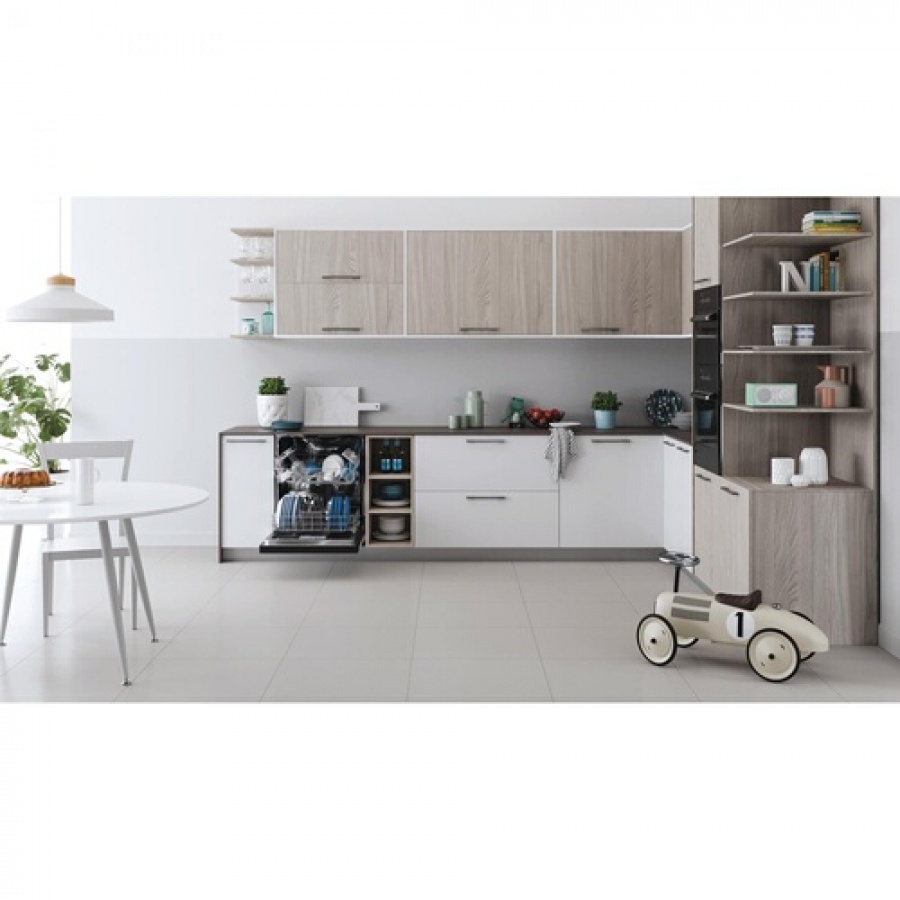 Indesit IN2PC14BN70B Blanc n°5